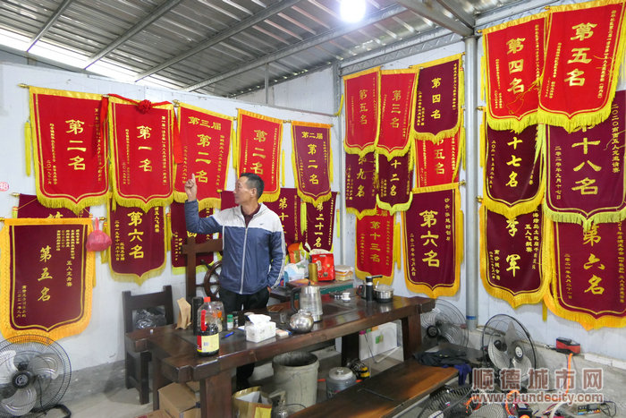 榮譽等身的歐陽效照。.jpg