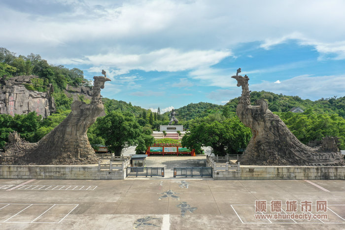 擁有亞洲最大的李小龍銅像的李小龍樂園。.jpg