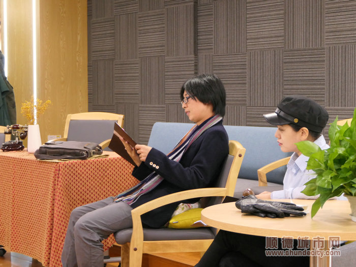 互動探案讀演劇《捕鼠器》現場，不僅有精良的表演，服化道也是一流。.jpg