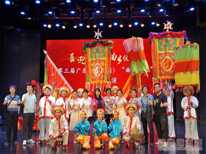 《百年延續》創演人員合照。.jpg
