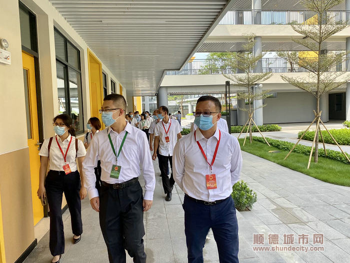參觀華東師范大學附屬順德美的學校。_副本.jpg