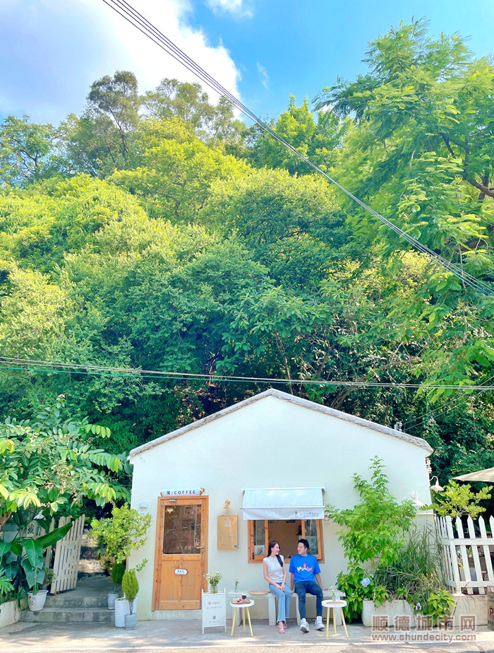 山邊舊房屋及山體公園打造為新晉網紅咖啡小花園 (1)_副本.jpg