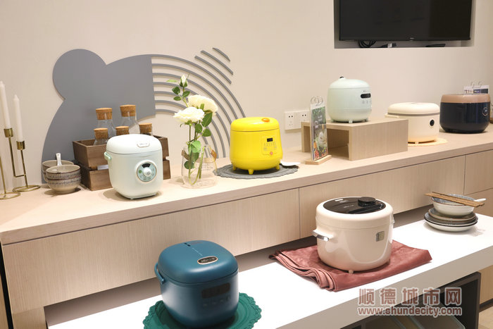 小熊電器“高顏值”的小家電。.jpg
