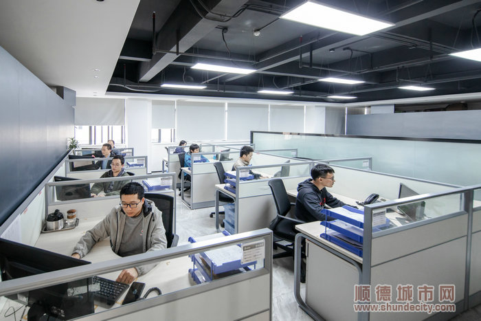 目前新寶電器員工人數約為28000人。.jpg