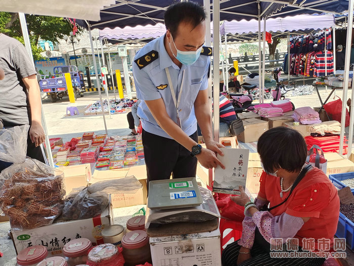 派發宣傳資料。.jpg