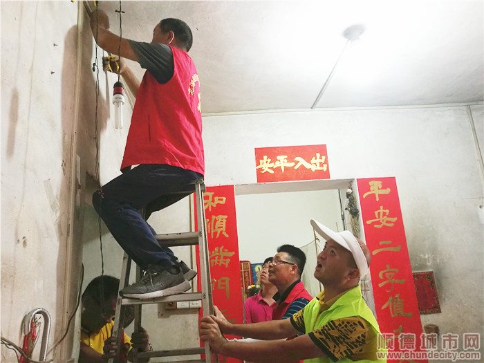 修理電線.jpg
