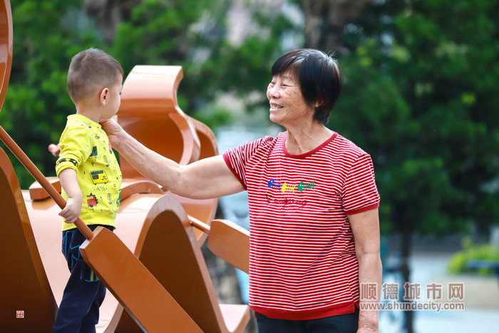 輝ge：市民臉上的笑容就是對大門鄉(xiāng)村振興成果最大的認(rèn)可。.jpg