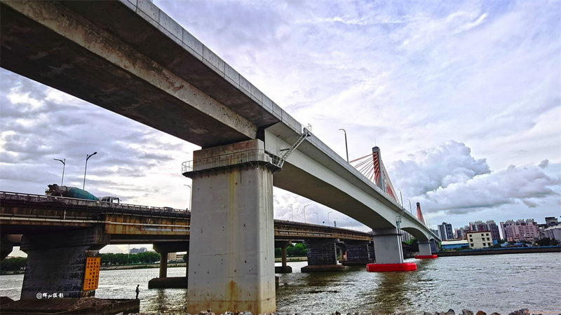 三洪奇大橋和地鐵。（“輝ge”攝）.jpg