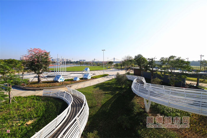 12.8 濱水公園 輝哥.jpg