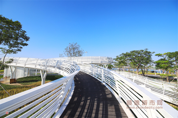 12.8 濱水公園 輝哥3.jpg