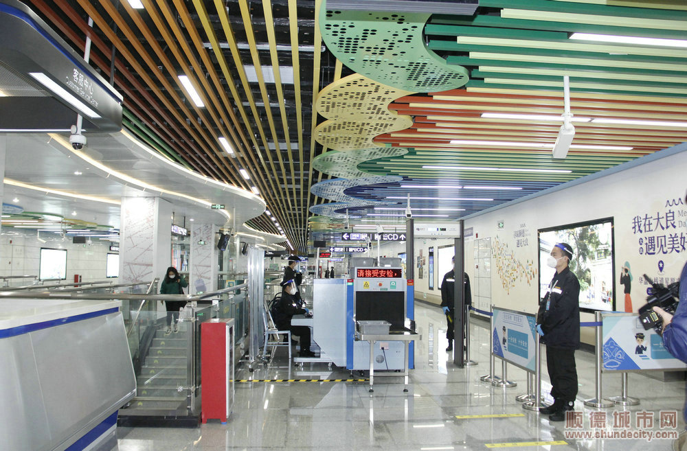 地鐵成為春運安全新領域。.JPG