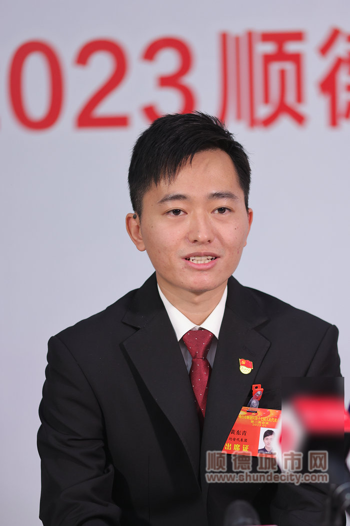 均安鎮(zhèn)黨委副書記、鎮(zhèn)長黃東青 (2).jpg