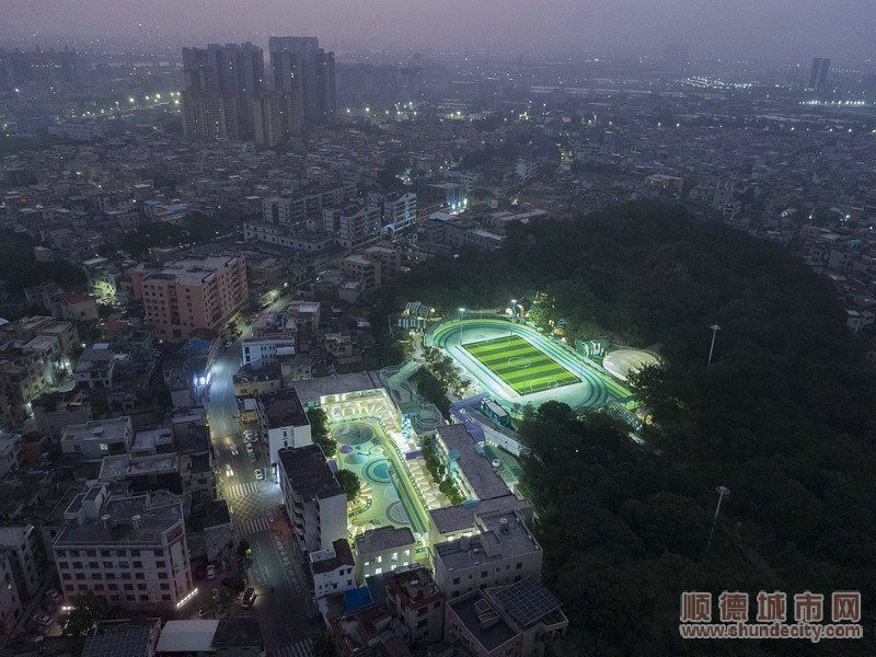 備受贊譽的錦屏學校。。.jpg