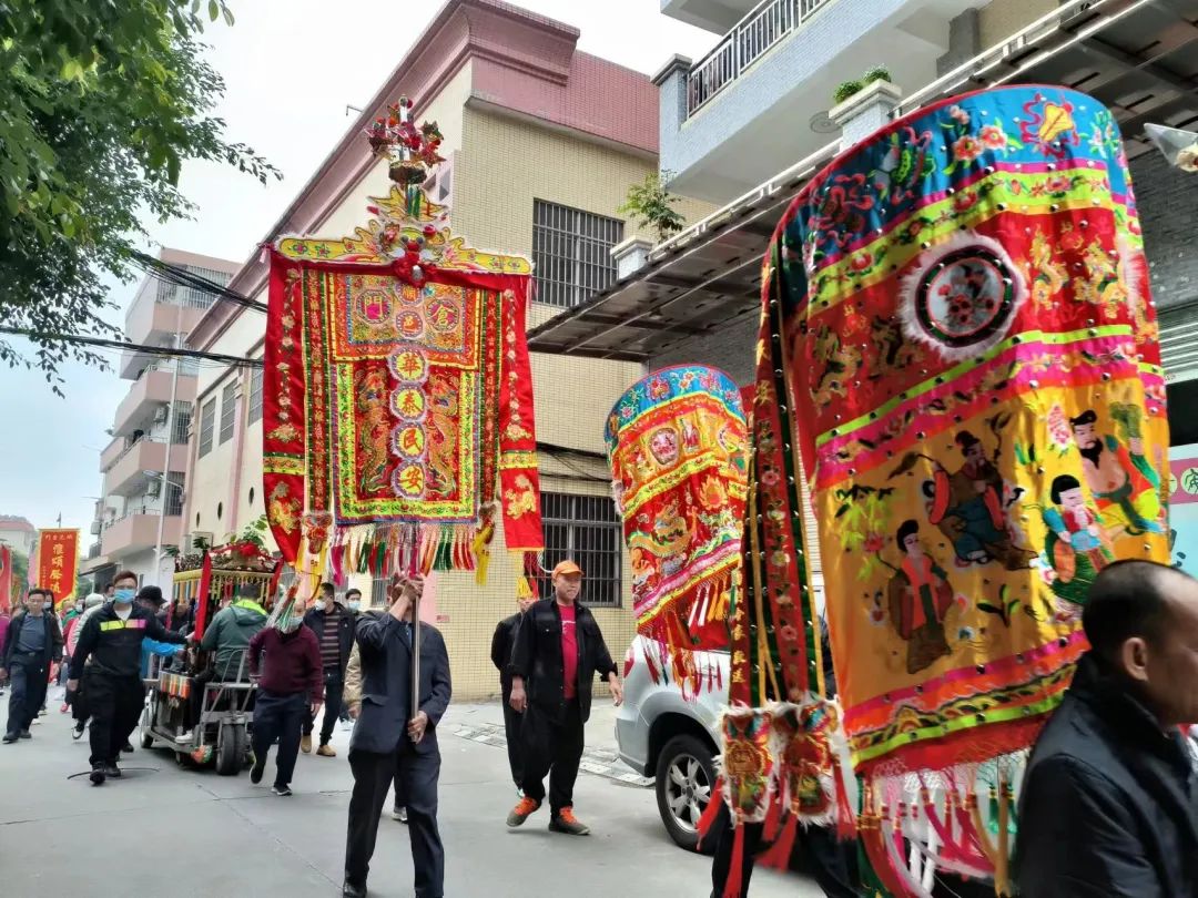 新春鑼鼓柜巡游2.jpg