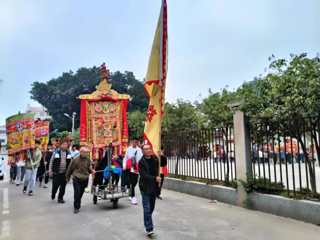 新春鑼鼓柜巡游。3.jpg