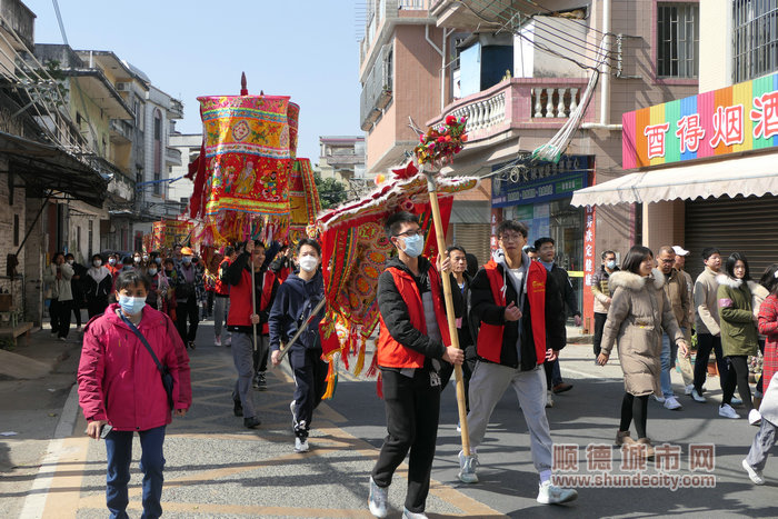 八寶羅傘隊伍。.jpg