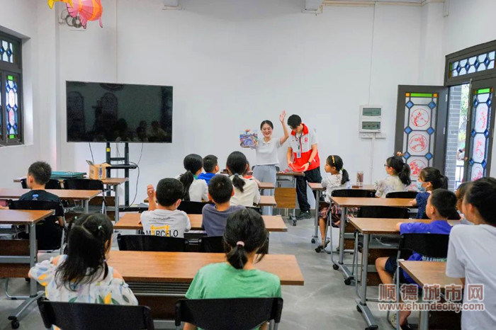 樂從歷史文化展覽中心剪紙公益課程在樂從歷史文化展覽中心順利開展。.jpg