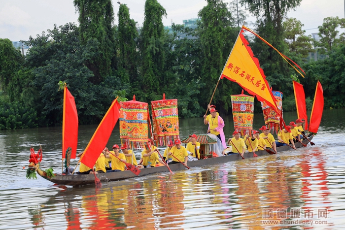 新滘石湖天后宮百年龍舟.jpg