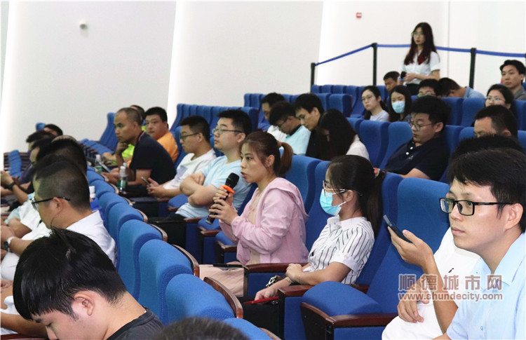 企業(yè)答疑照片.jpg
