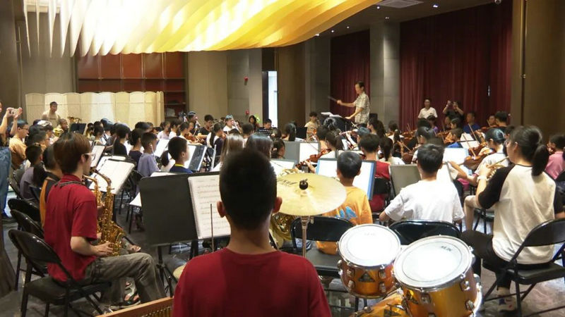 龍江青少年交響樂團正在排練。.jpg