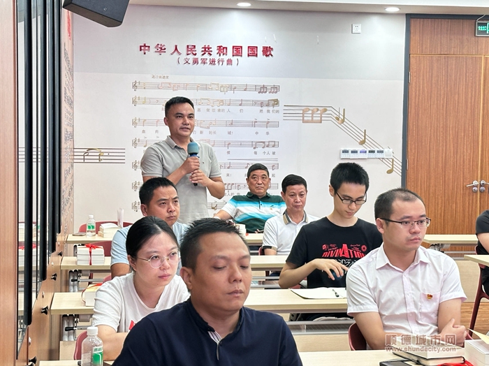 流動黨員代表李桂靈分享心得體會.jpg