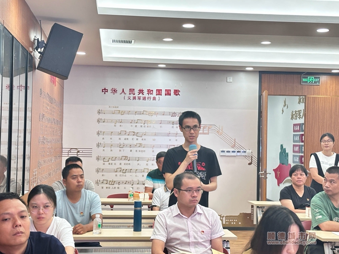 流動黨員代表黃義豪分享心得體會.jpg