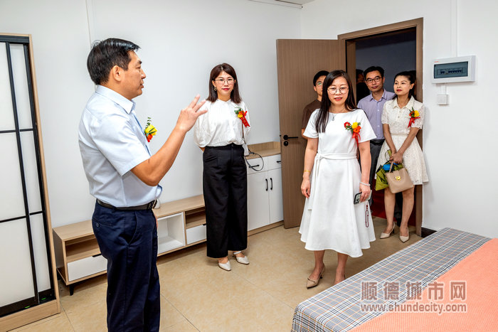 與會嘉賓參觀西山·園丁家園。.jpg