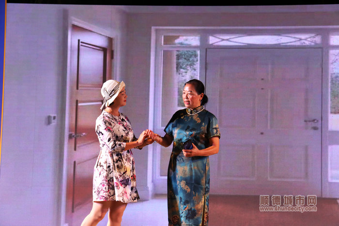 各類精彩節(jié)目輪番上演，精彩演繹鄰里和睦情。.jpg
