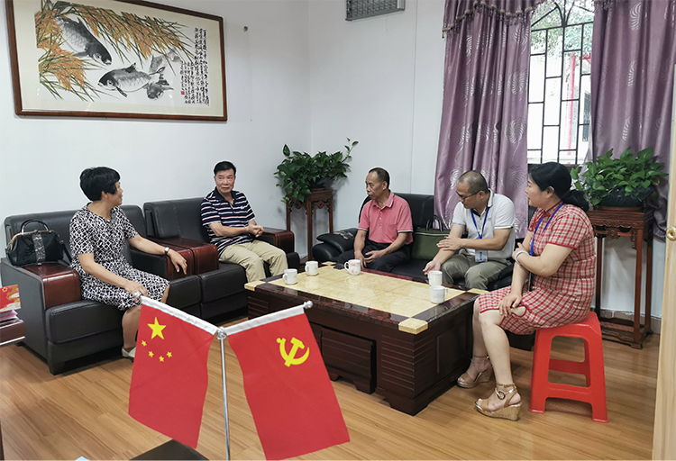 學校關工委開展“精彩學生村”活動研討.png
