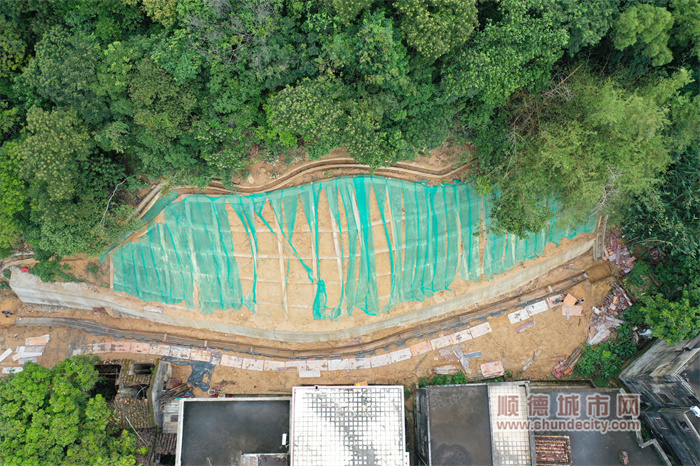 8-1葫蘆山西側(cè)邊坡現(xiàn)場(chǎng)圖片（自資所提供）.jpg