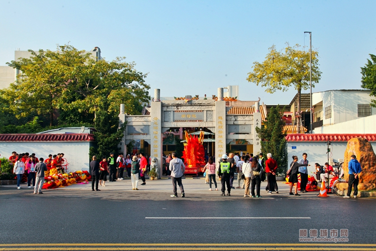 梁兆權.jpg