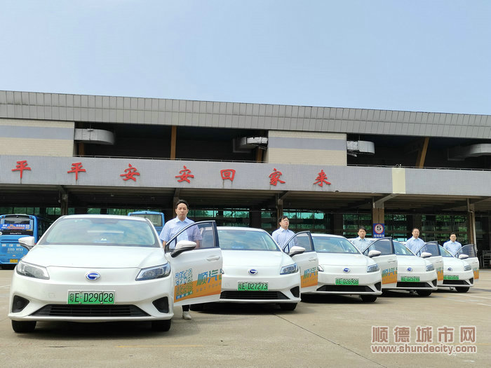 機(jī)場線車人1_1.jpg