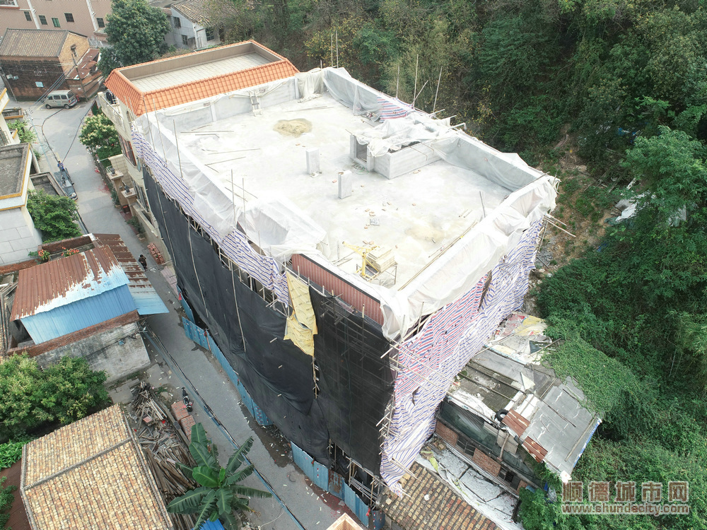 4違建高層建筑拆除前后.jpg