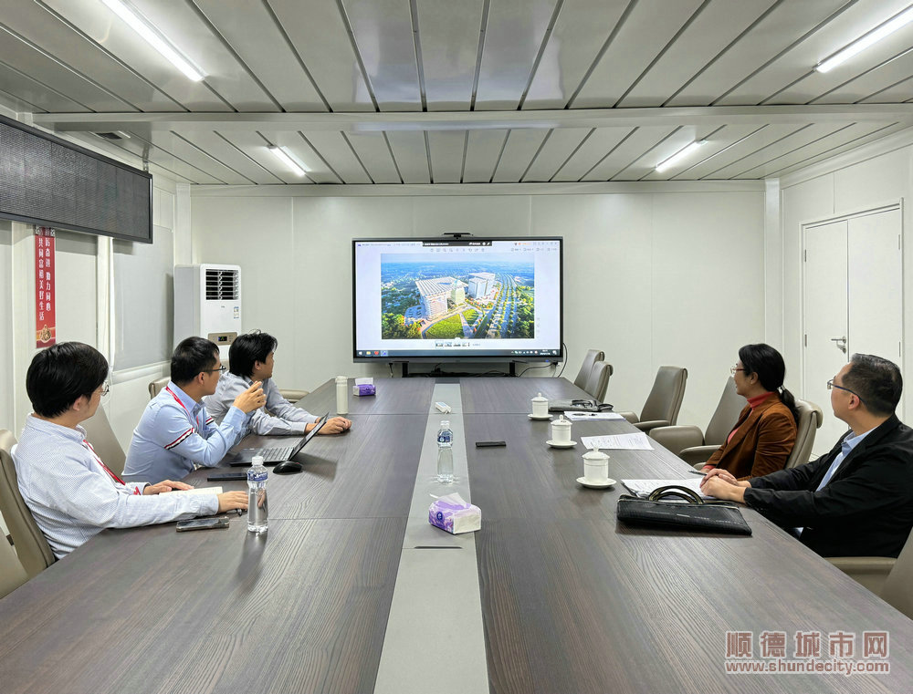 走訪企業(yè)，收集企業(yè)遇到的難題。.JPG