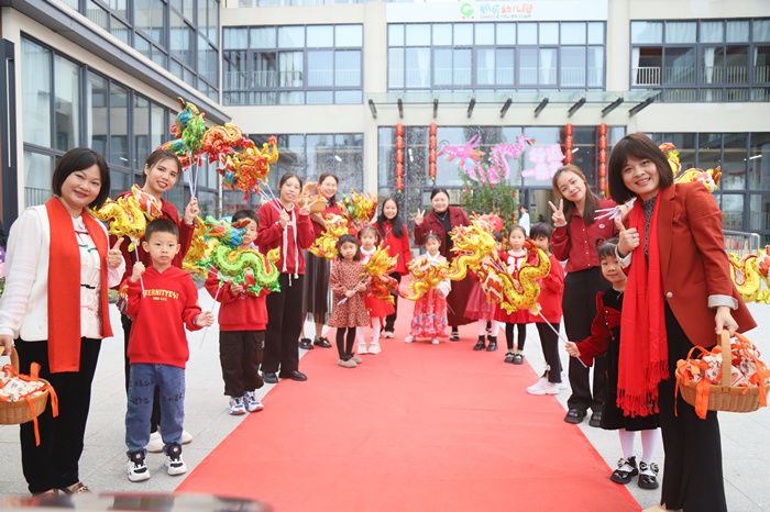 朝樂幼兒園園長、老師送上新年祝福_副本.jpg
