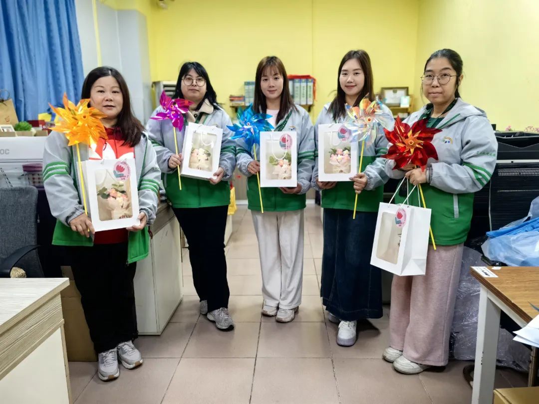 情暖“三八”，容桂伍威權庇護工場的她們收到暖心禮物~