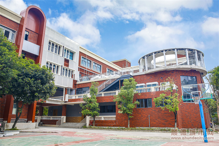 學校.jpg