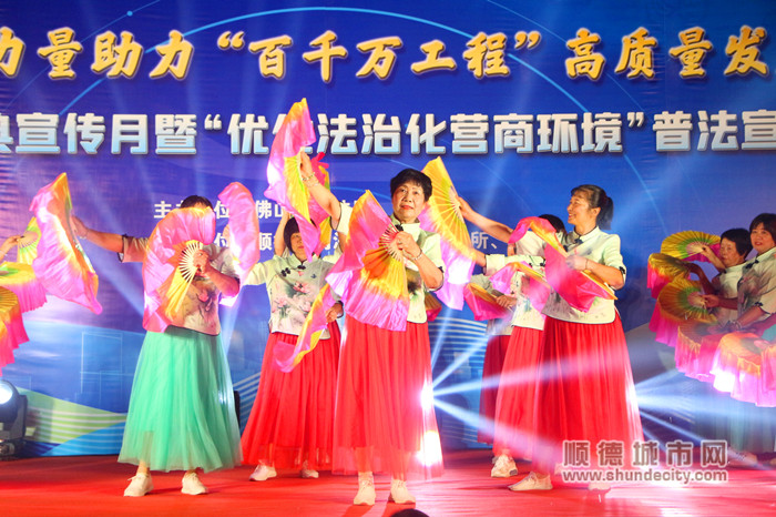 精彩的表演助力活動。.jpg