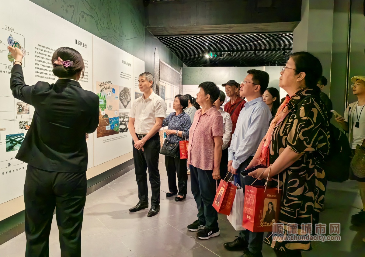 桑基魚塘展覽現場參觀1_副本.jpg