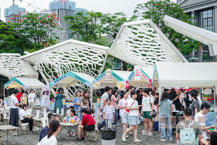 非遺市集現(xiàn)場.jpg