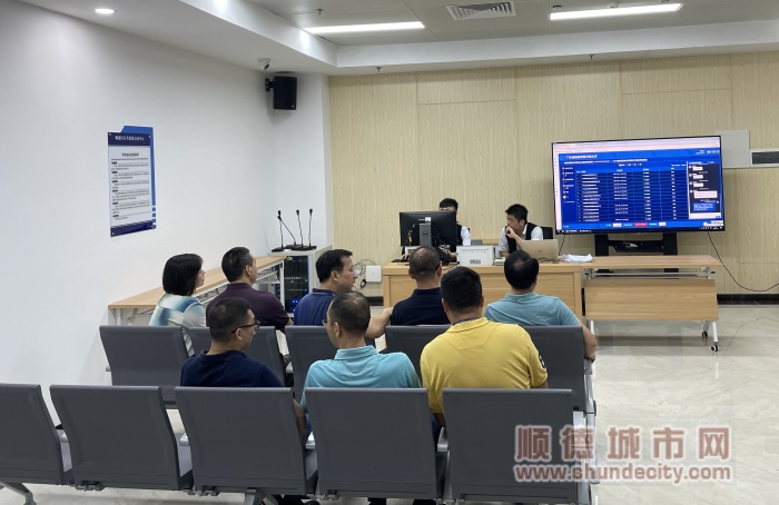 6月21日上午，廣東省首個鎮級框架協議采購項目——容桂街道造價審核第三方服務采購項目在順德區公共資源交易中心開標2_副本.jpg