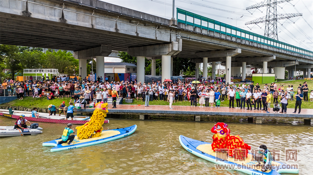 水上舞獅表演（甘培田攝）.jpg