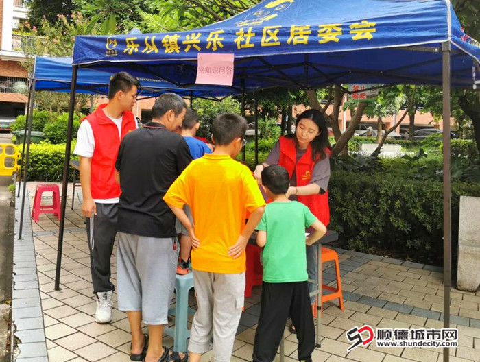 畢業生黨員領崗履責。.jpg