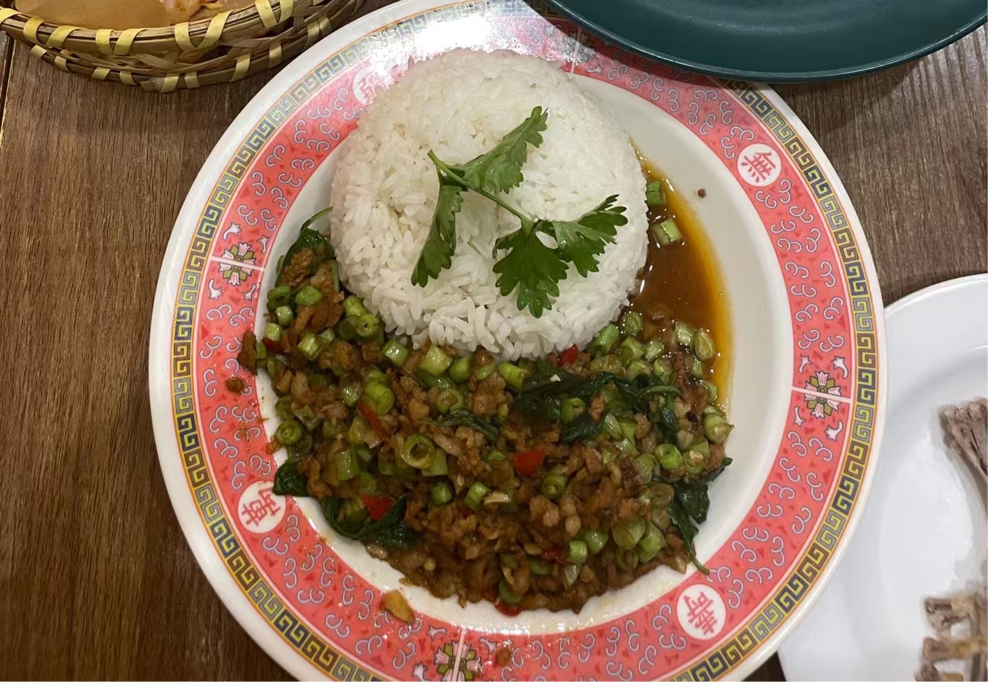 泰式豬肉打拋飯，越吃越加飯！