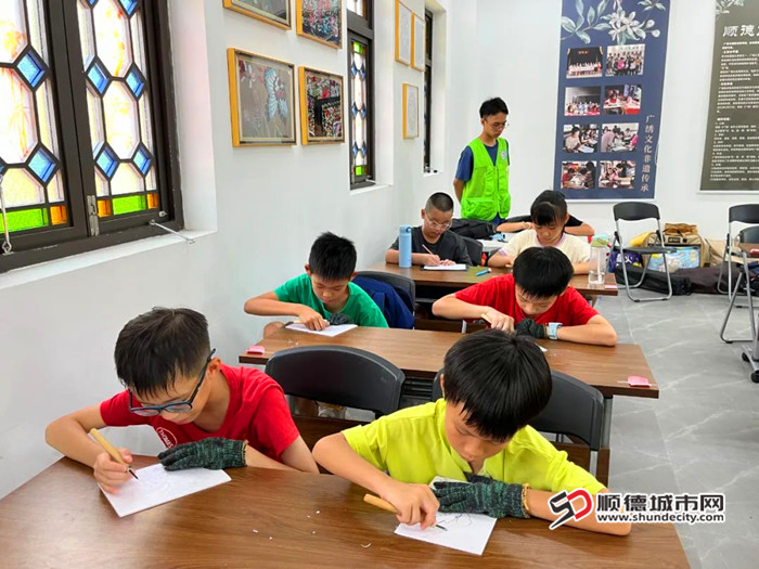 非學科類校外培訓機構要注意是否有辦學許可。.jpg