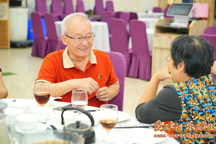 晚宴現場老人們交談甚歡。_副本.jpg
