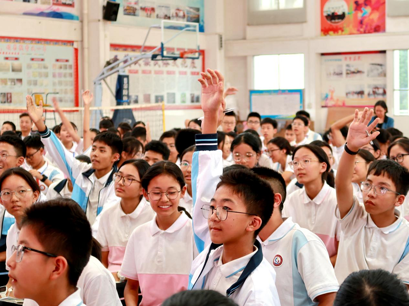 學生們踴躍發言、互動交流1.png