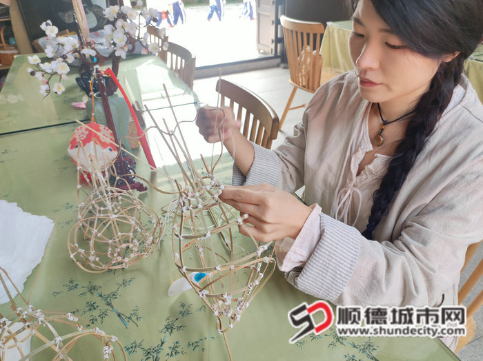 傳統(tǒng)魚燈制作_副本.jpg
