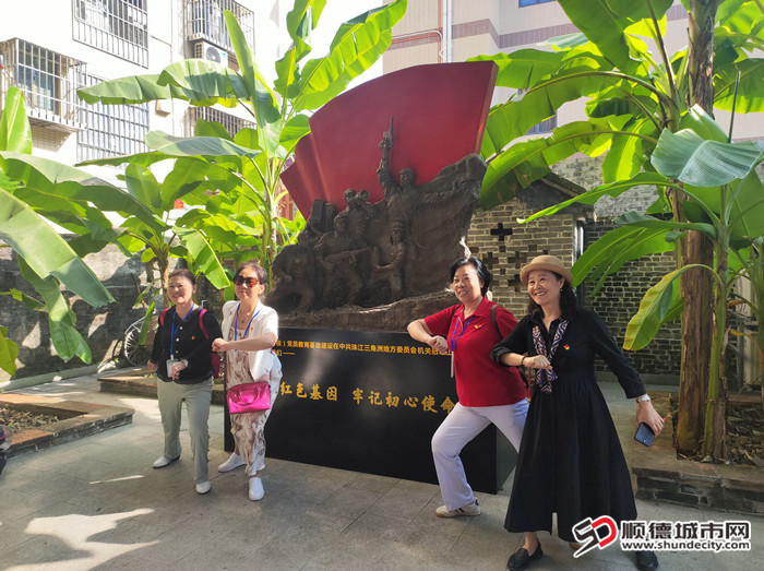 傳承紅色基因，牢記初心使命_副本.jpg