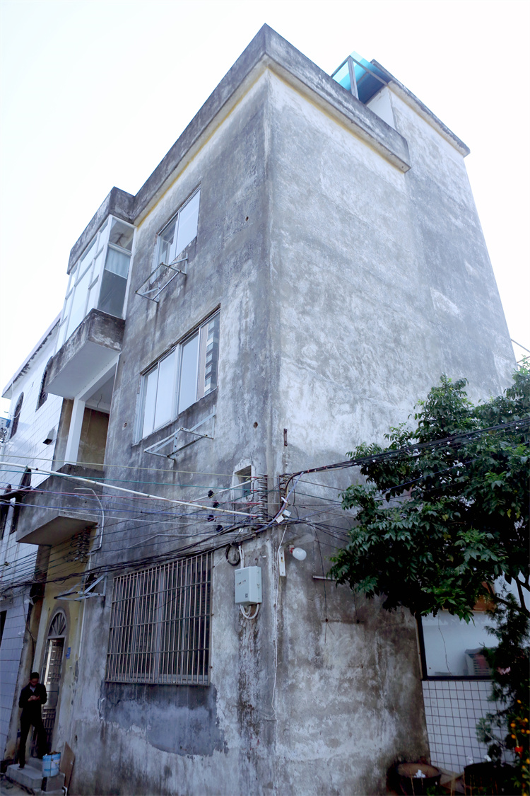 14-“和地在創”社區藝術空間 文化錨地改造前后，引入慈善基金、商業贊助、藝術家團隊改造活化老舊建筑，打造社區藝術營造樣板（1）.jpg